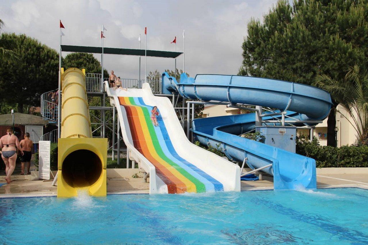 Aska Costa Holiday Club Side Exterior photo