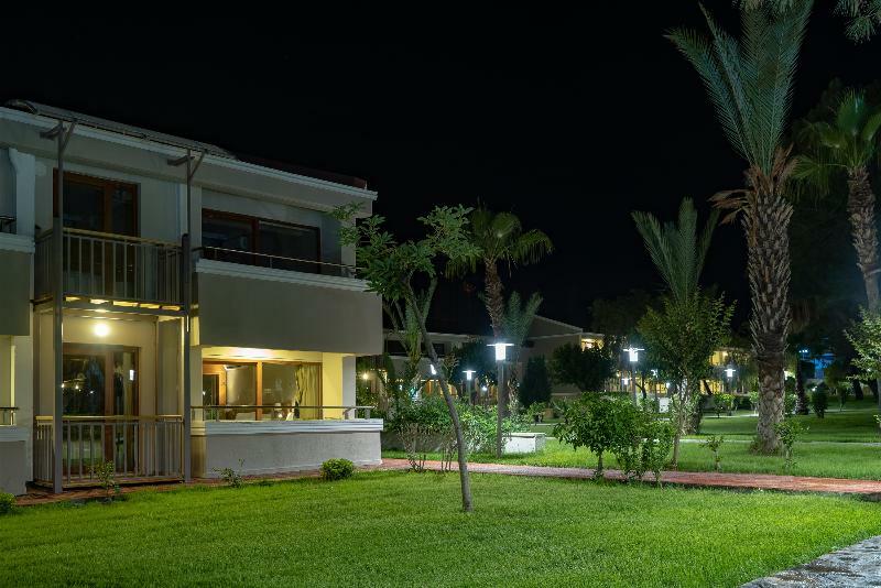Aska Costa Holiday Club Side Exterior photo